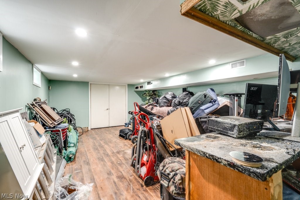 Cuyahoga Falls - Commercial Sale