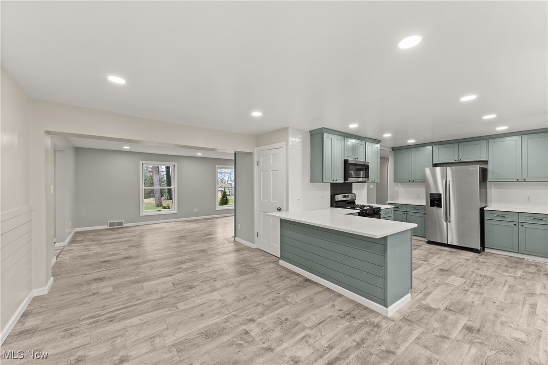 6602 W Ridgewood Drive, Parma, Ohio image 12