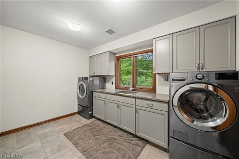 Tiny photo for 19312 Ivywood Trail, Strongsville, OH 44149 (MLS # 5209462)