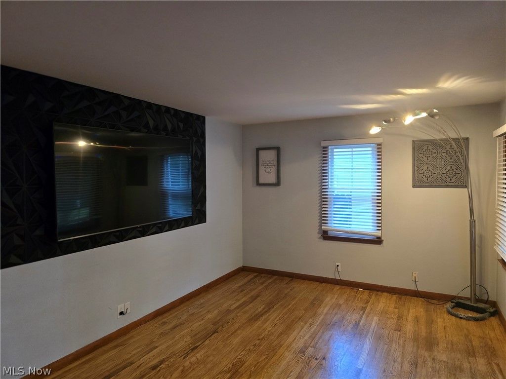 Photo of 1853 Evergreen Avenue, Akron, OH 44301 (MLS # 5222533)
