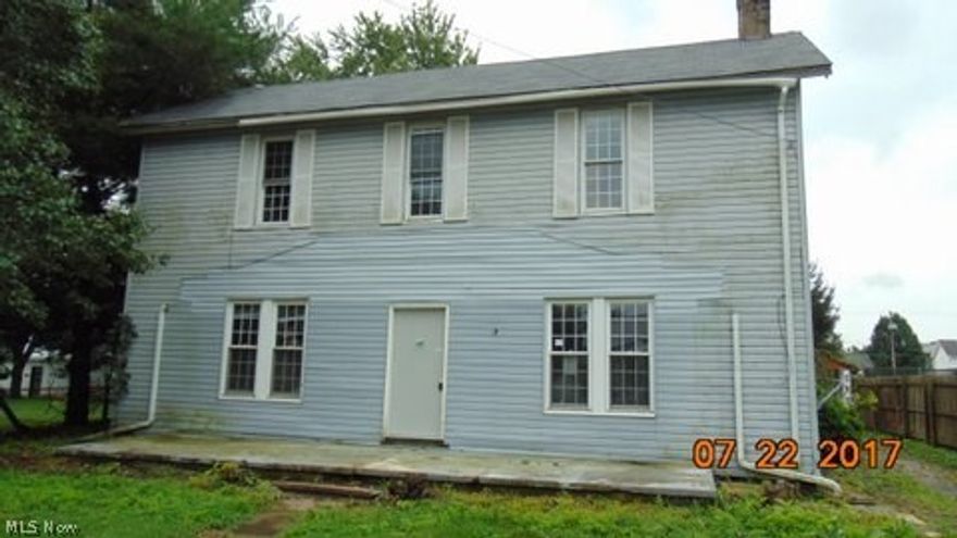 2 bedroom 1 and 1/2 bath home in Frazeysburg. Detached garage and large backyard.