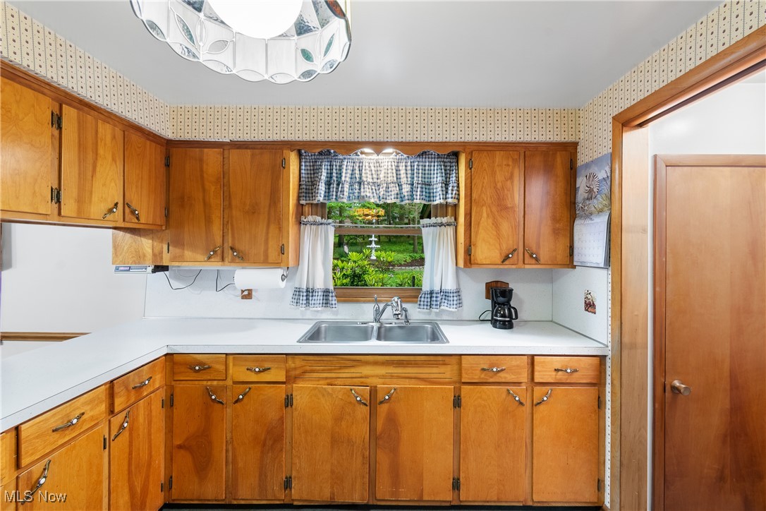 1712 Sherwood Avenue, Massillon, Ohio image 5