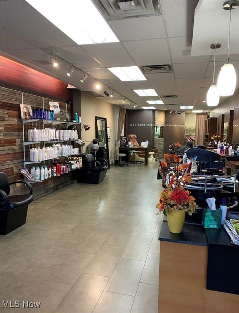 13808 Detroit Ave Lakewood OH 44107