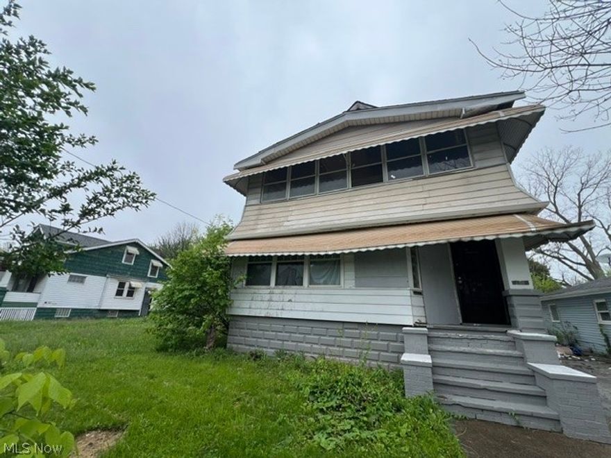 Welcome to 12305 Rexford Ave in Cleveland. This home is looking for its new owner. Bring this home back to life. Whether you're looking for your next investment property or your looking for a fixer upper for yourself, this is the property for you. Contact the listing agent for a full video walk-through.