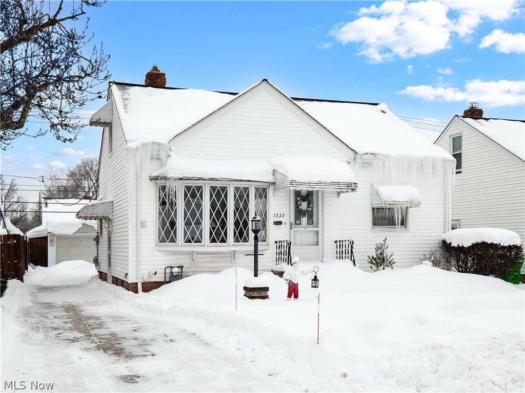 Photo of 1532 Fruitland Avenue, Cleveland, OH 44124 (MLS # 5188651)