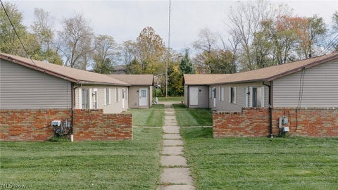 Tiny photo for 417 Taff Circle, Louisville, OH 44641 (MLS # 5255602)