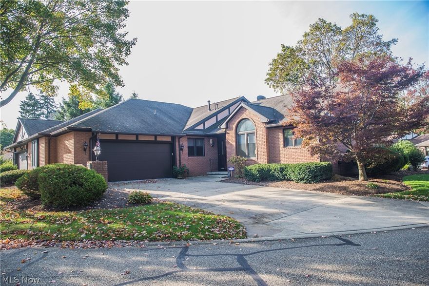 Beautiful brick condo with 3 bedrooms and 3 baths. Very well maintained having vaulted ceilings, newer flooring and custom kitchen cabinets. Private patio and see through fireplace add to the charm. Open concept with lots of natural light creating a bright, airy atmosphere.