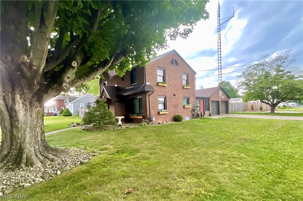 Photo of 504 2nd Avenue SE, Beach City, OH 44608 (MLS # 5224736)