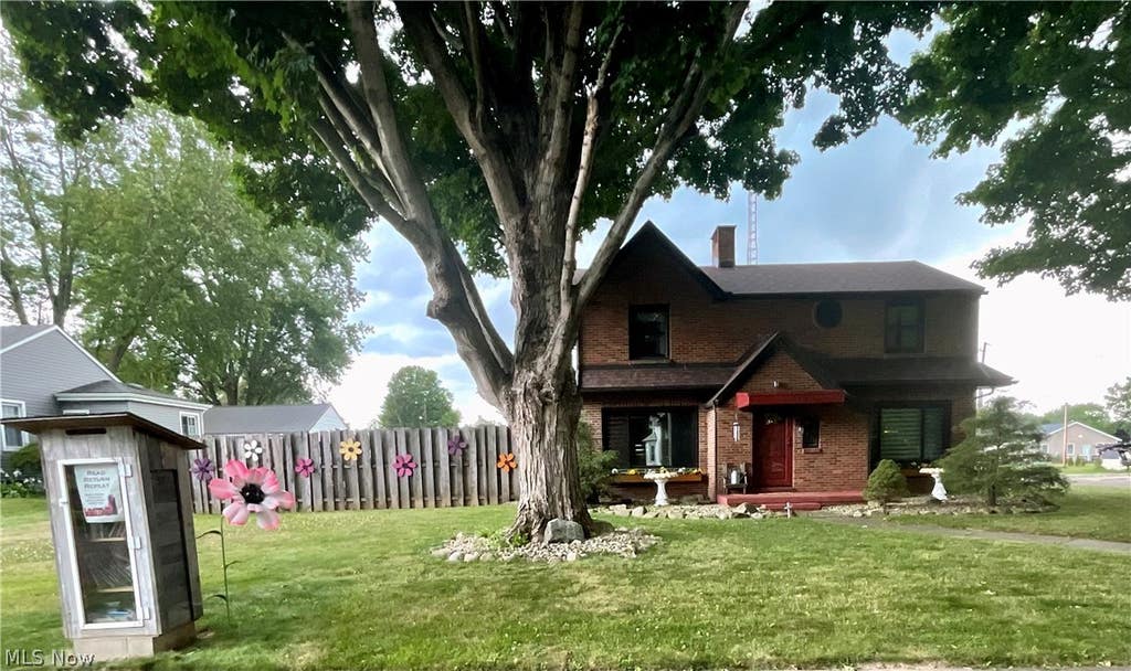 Photo of 504 2nd Avenue SE, Beach City, OH 44608 (MLS # 5224736)