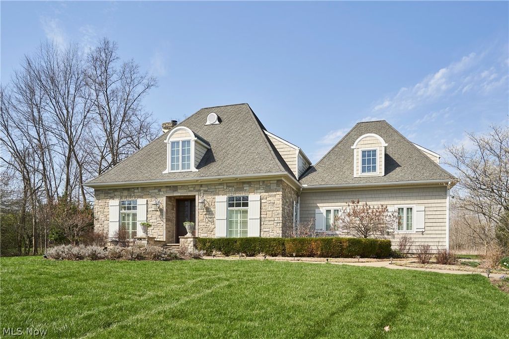 Photo of 2242 Rock Creek N, Akron, OH 44333 (MLS # 5200509)