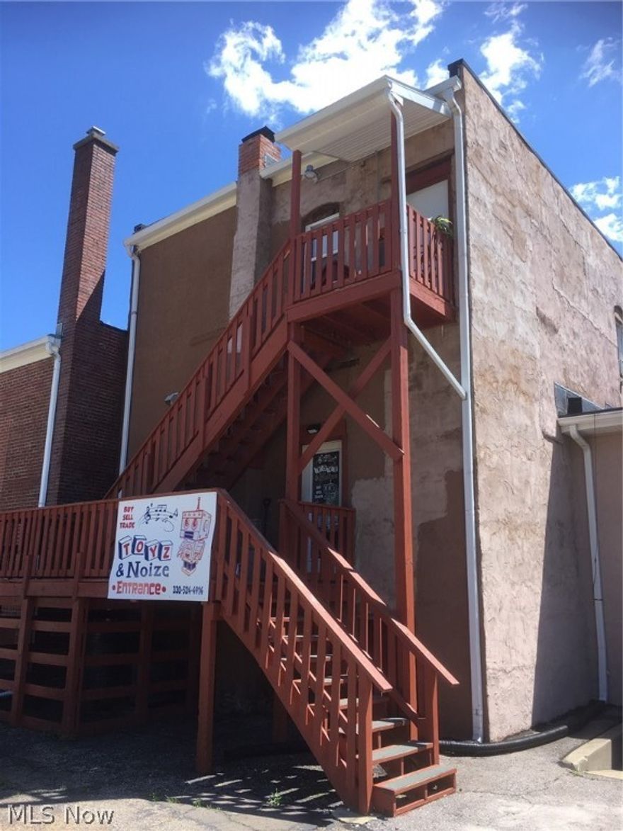 Cute affordable apartment in convenient location in Ellet. Right in the heart of Ellet retail, restaurants, and entertainment. Apartment is located in third story above plaza. Décor is neutral colors, comes with full size refrigerator and a stove, even a kitchen table. Plenty of parking.  Tenant ONLY pays electric! GREAT PRICE $475/ month.