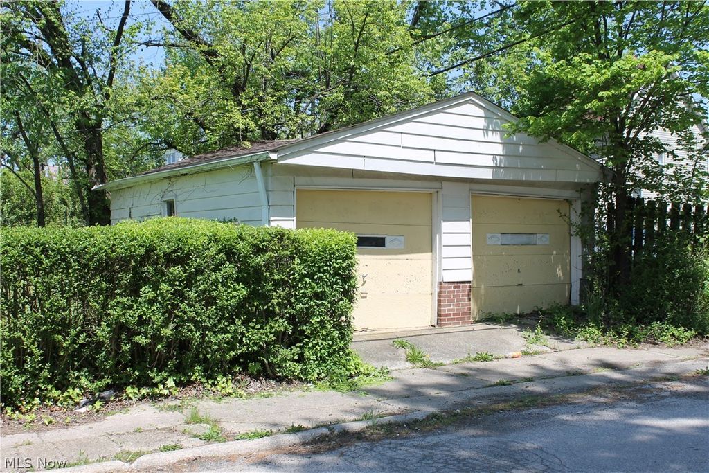 Photo of 3281 E 118th Street, Cleveland, OH 44120 (MLS # 5208605)