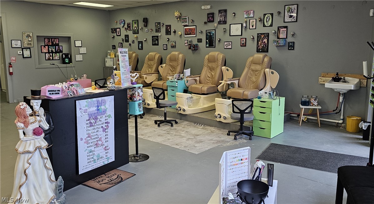 Black River - Commercial Sale