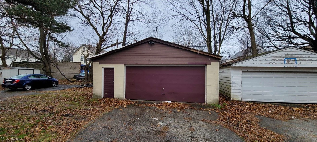 Henry E Johnsons - Residential