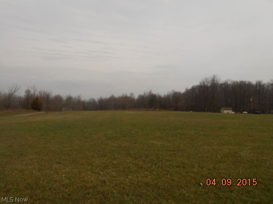 Agent related to owner.  Almost 1 acre in the rear is wooded.