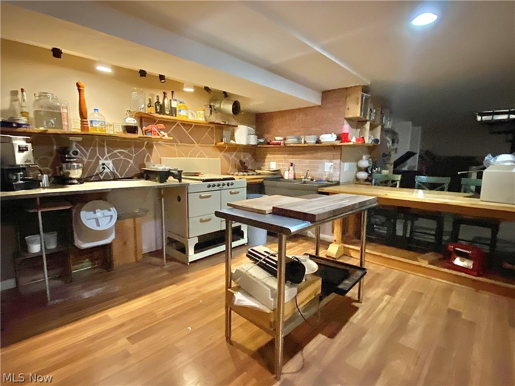 Highland Woods 01 - Residential