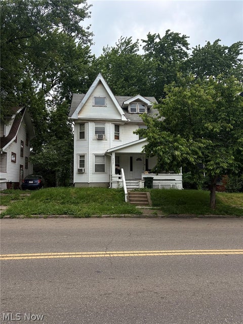 Homes For Sale - 2423 9th Street<br/> Canton, OH 44710