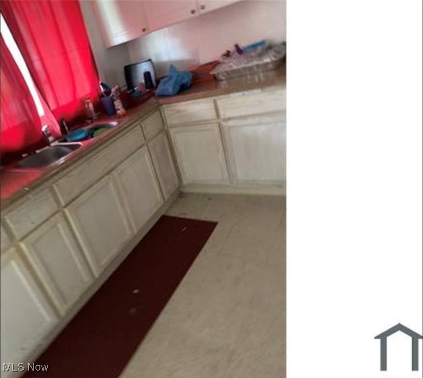 George W Whitneys Sub - Residential Income