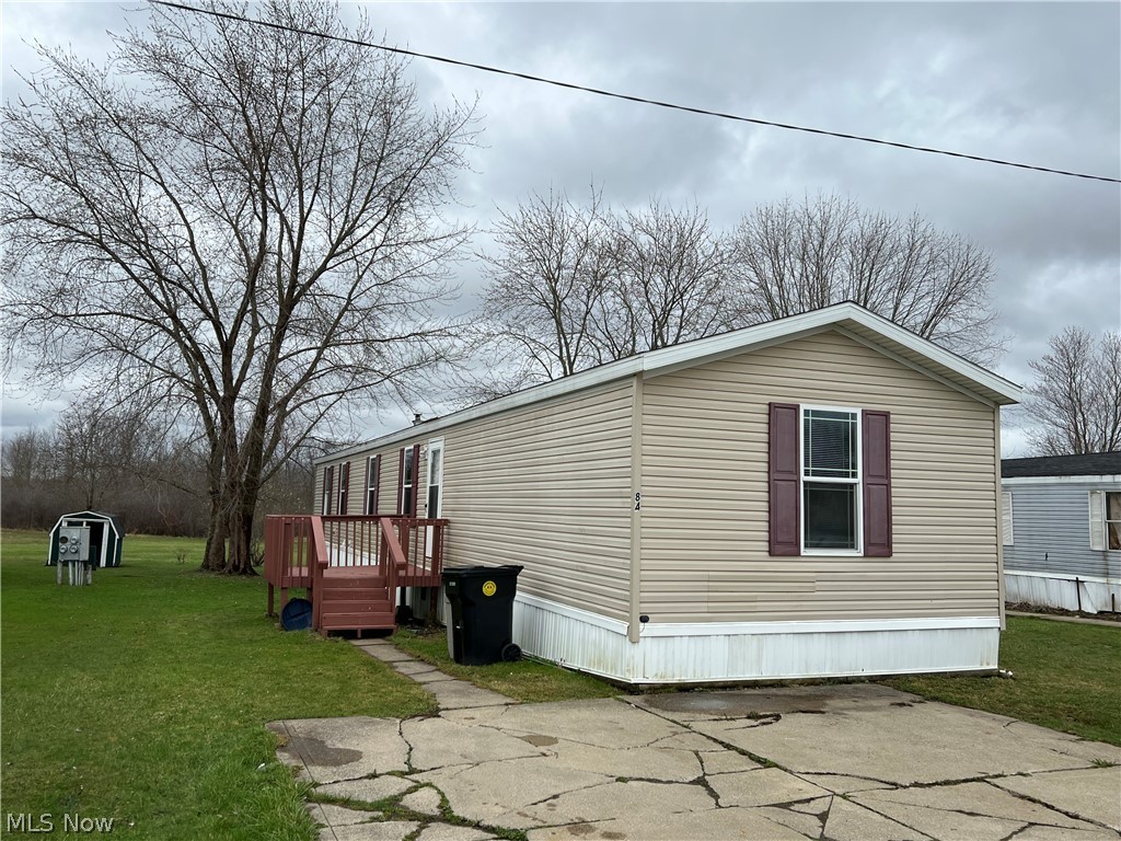 3-bedroom, 2-bath 2013 manufactured home in Whispering Willows Park. Located at the back of the park. Home features open eat-in kitchen/living room, master bedroom with private bath and 6 x 4 walk-in closet, 2-beds and 2nd full bath separated from the master bedroom. All appliances are included in the sale. Located right in the center of wine country in Harpersfield Twp. with easy access to Rt 534, 45 and I-90.