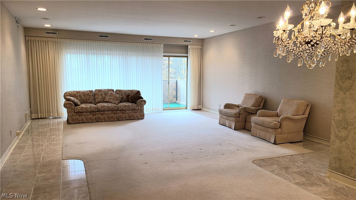 Carlton House Condo - Residential