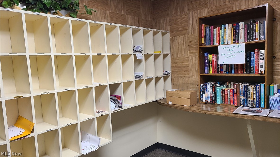 Carlton House Condo - Residential