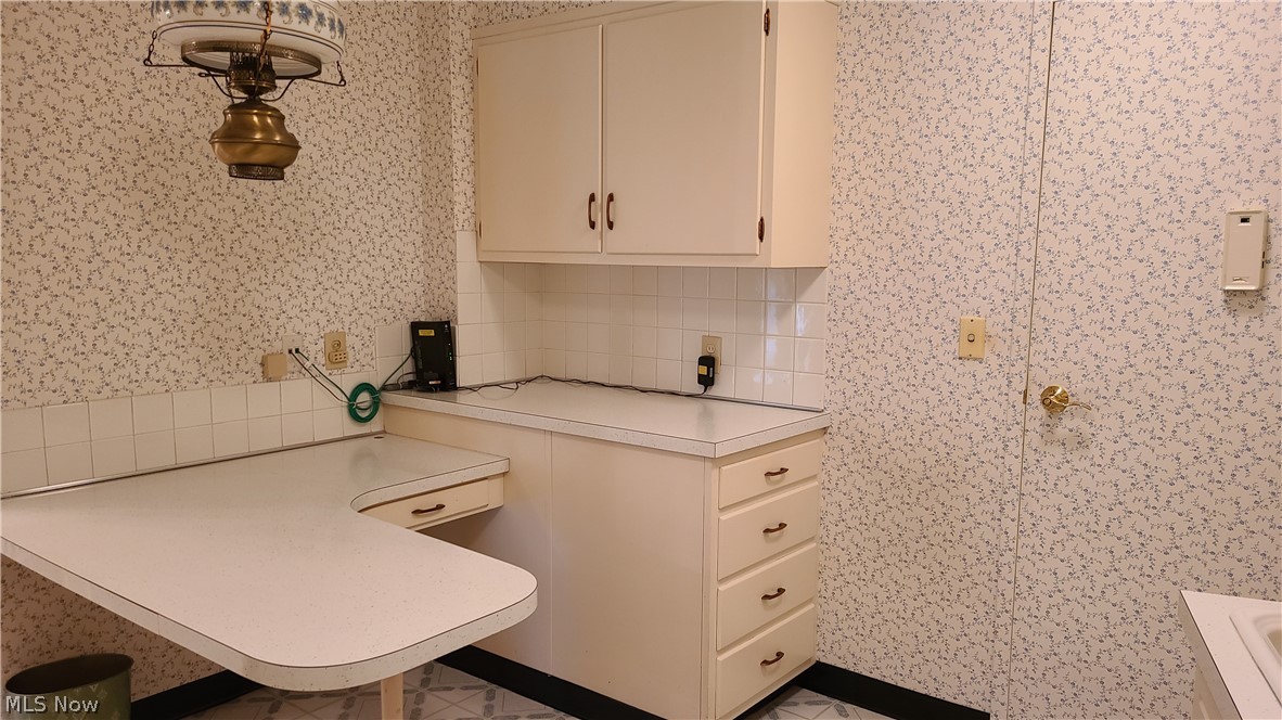 Carlton House Condo - Residential