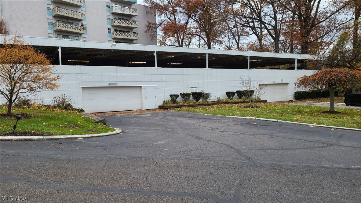 Carlton House Condo - Residential