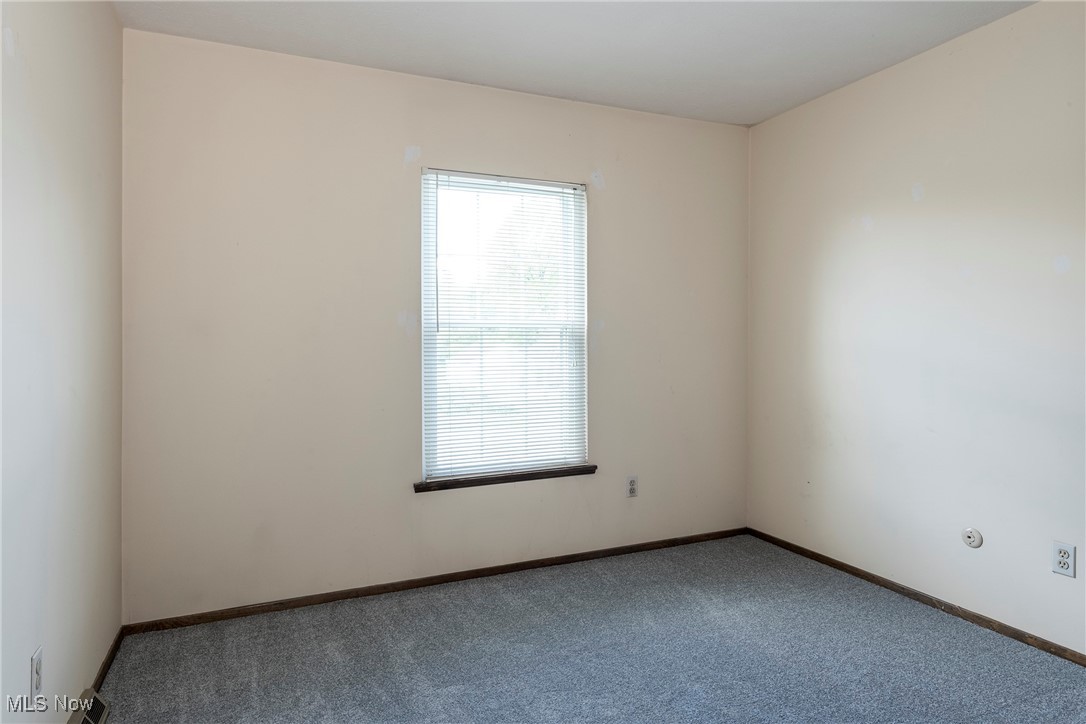 6533 Engle Road, Brook Park, Ohio image 22