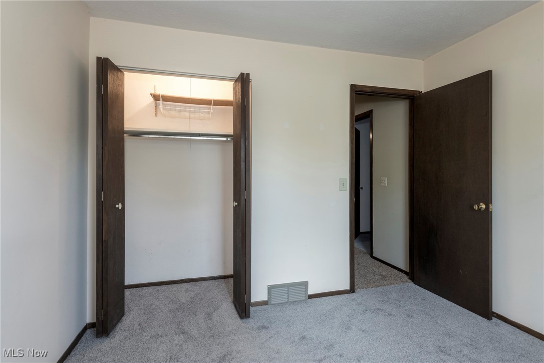 6533 Engle Road, Brook Park, Ohio image 23