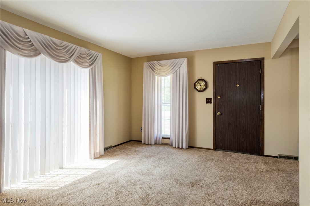 6533 Engle Road, Brook Park, Ohio image 8