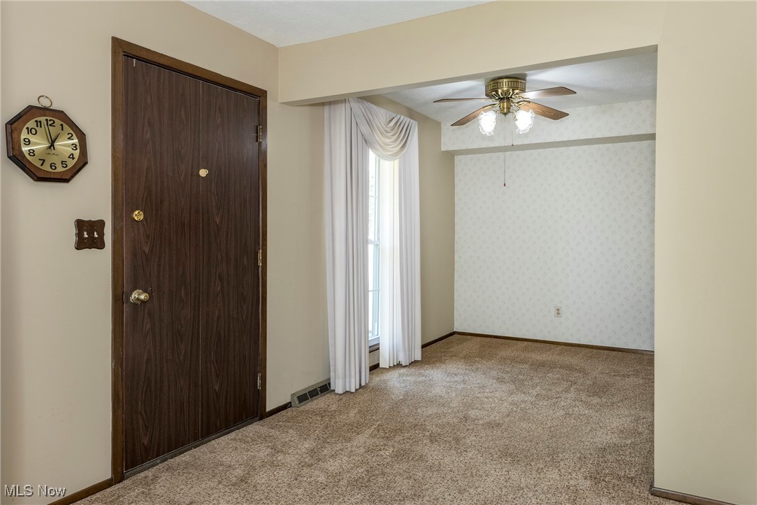 6533 Engle Road, Brook Park, Ohio image 10