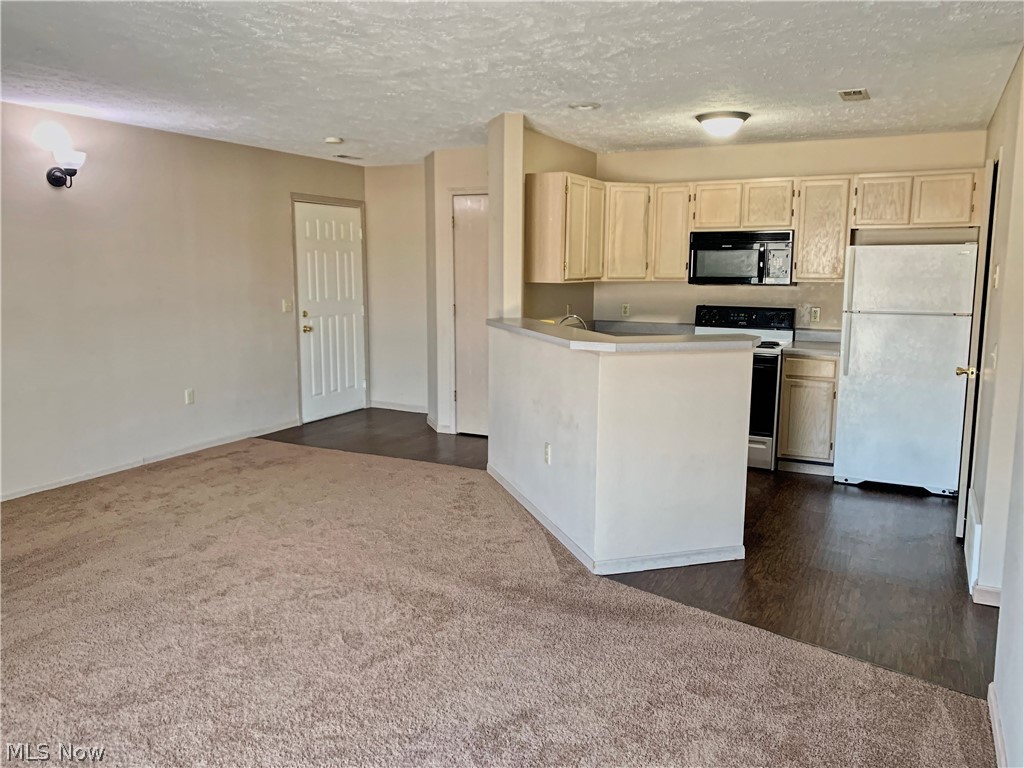 Brookledge Commons Condos - Residential Lease