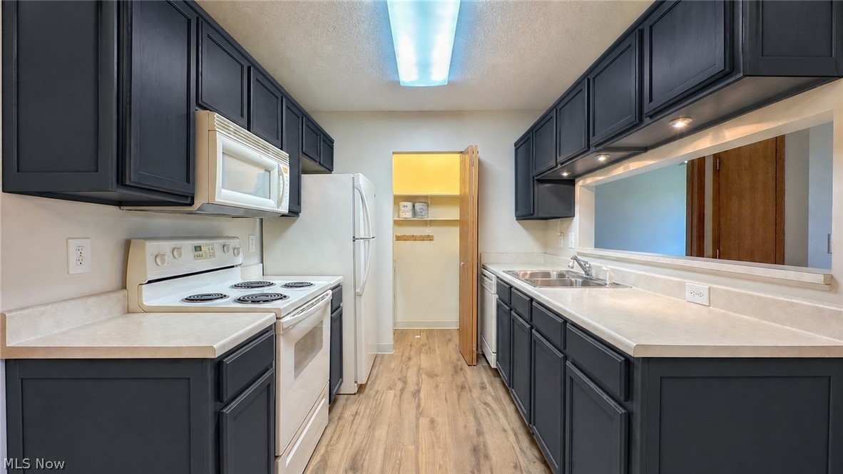 Colony Hill Condo - Residential