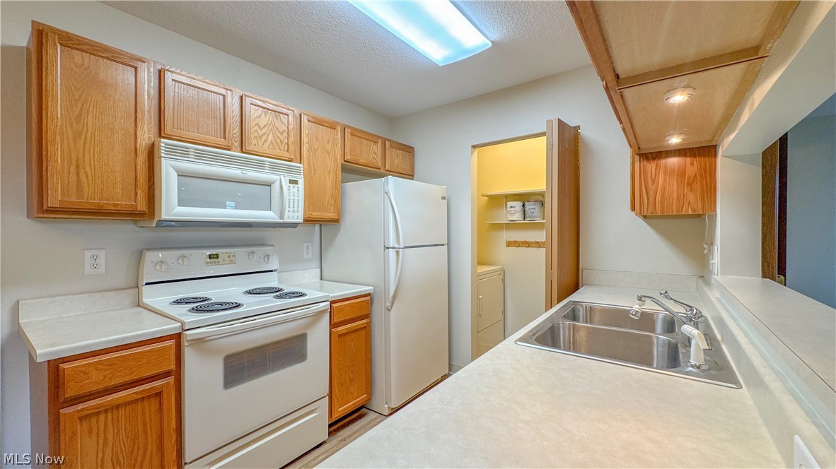 Colony Hill Condo - Residential