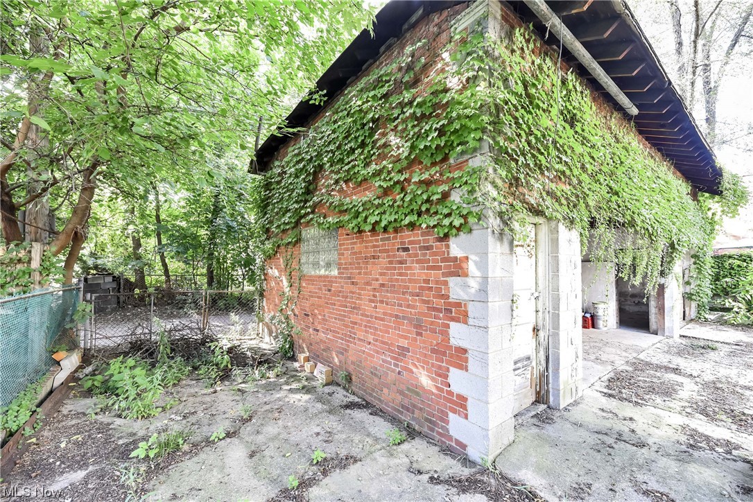 Dudley Baldwins Sub - Residential Income