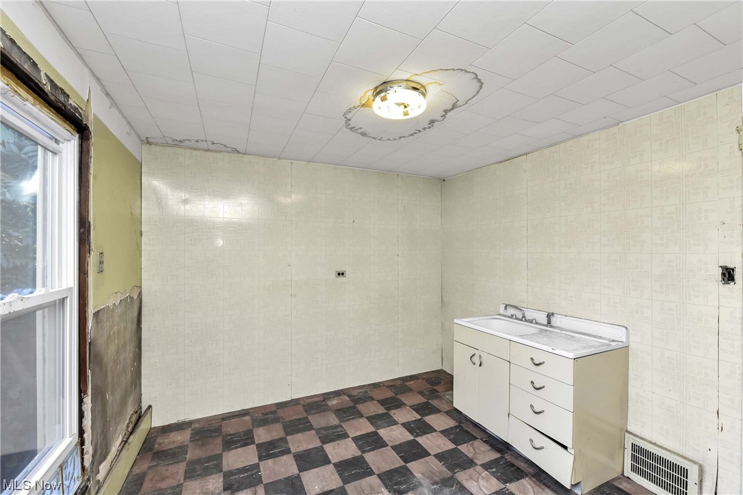 Dudley Baldwins Sub - Residential Income