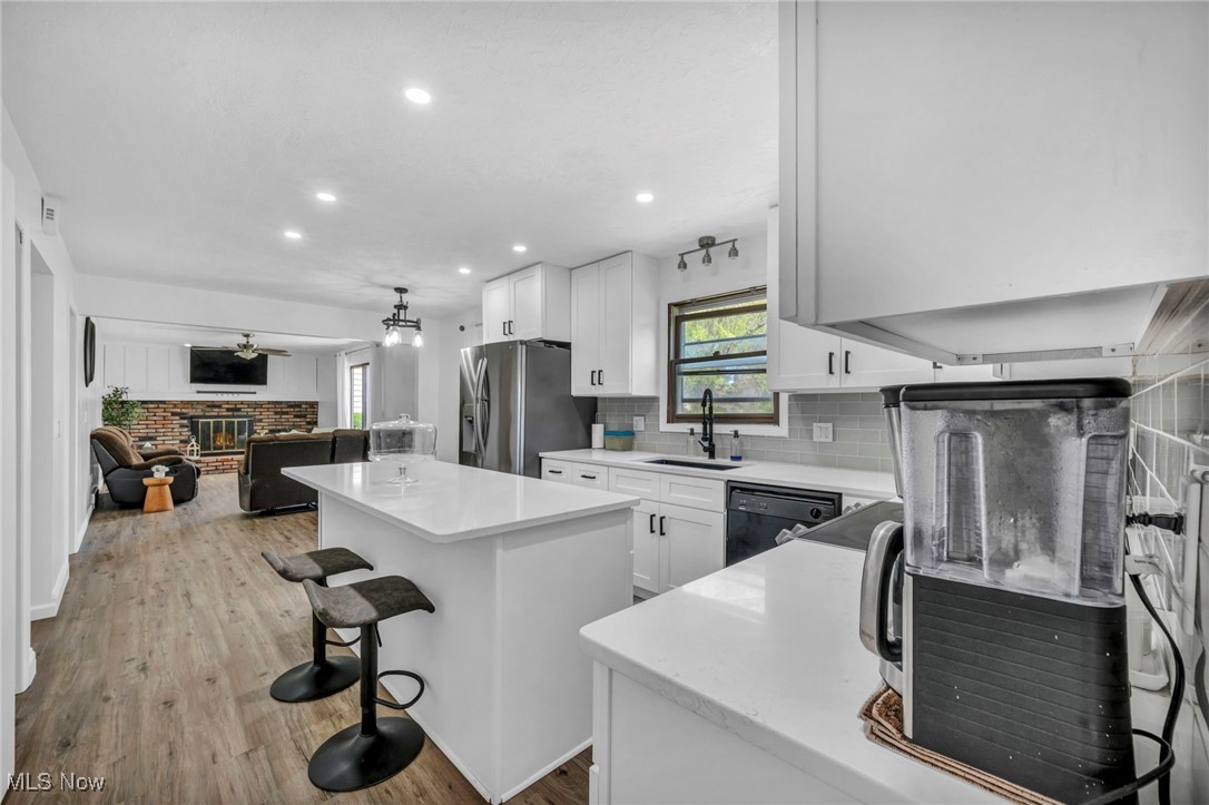8381 Lorraine Drive, Strongsville, Ohio image 13