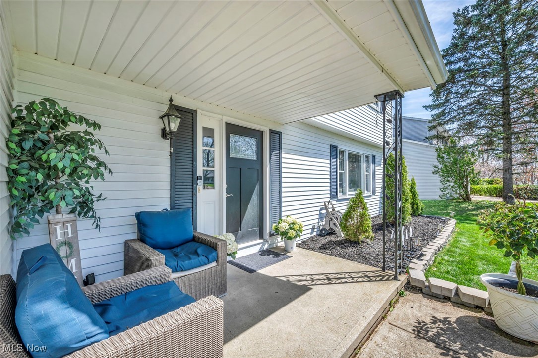 8381 Lorraine Drive, Strongsville, Ohio image 5