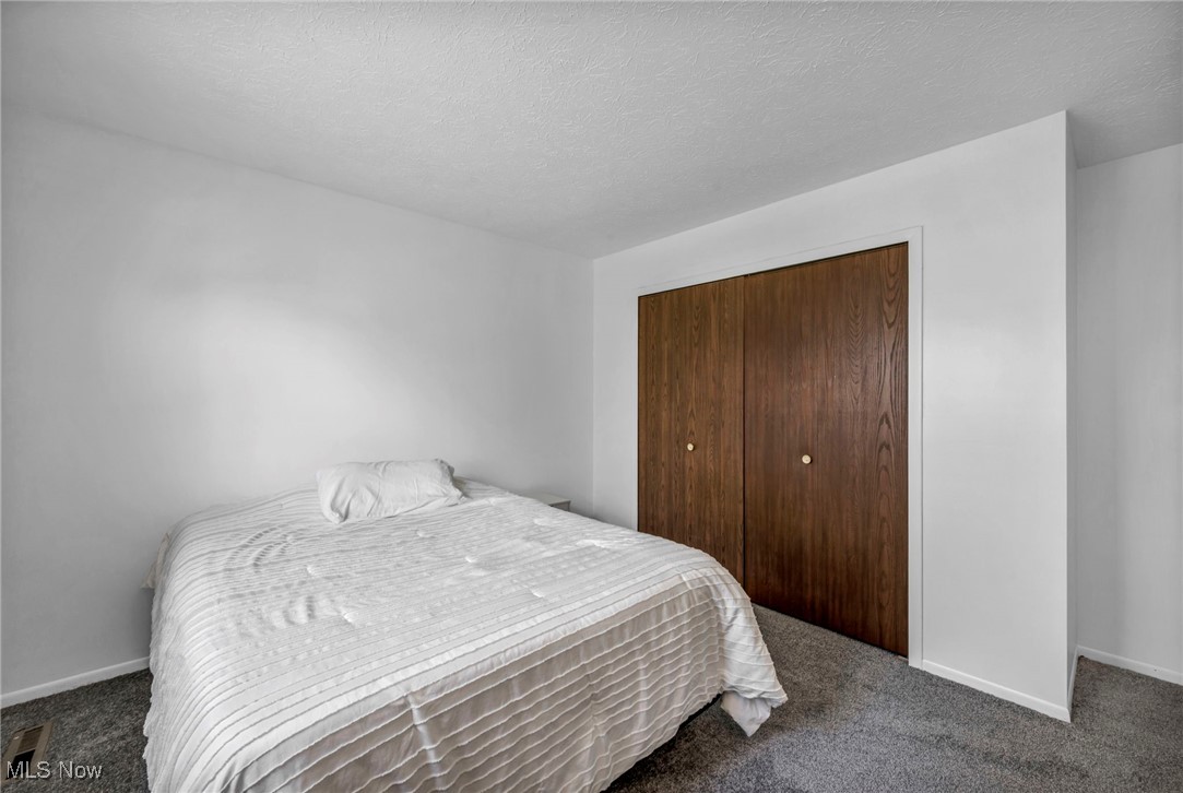 8381 Lorraine Drive, Strongsville, Ohio image 39