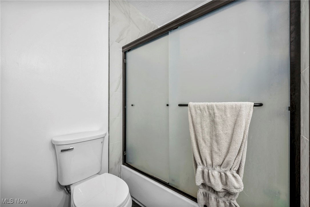 8381 Lorraine Drive, Strongsville, Ohio image 37