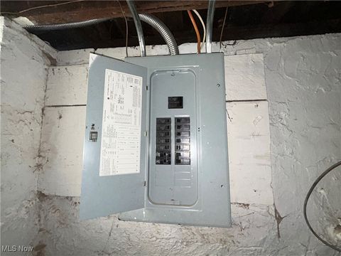 Tiny photo for 2806 Woodbridge Avenue, Cleveland, OH 44109 (MLS # 5183683)