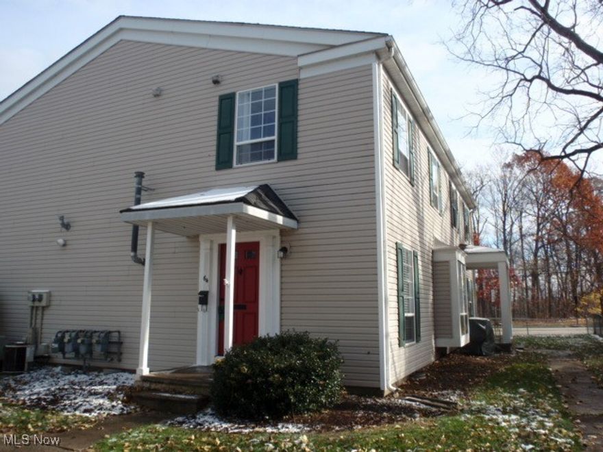 This efficient, open concept condo features many updates. All new windows with the exterior wood replaced in the bay window area. This home offers an updated furnace in 2023 and laminate flooring on the main floor at approximately the same time.  Updates completed in 2025: new hot water tank, updated 100 amp electric service along with plumbing in the crawl space. The kitchen cabinets were painted white and there are a few new cabinets.  The sink, faucet and countertops were replaced this year.  A new range, refrigerator and microwave have been added too.  Newly carpeted stairs and 2nd floor hall as well.  The upstairs features new doors and laminate floors.  The bathroom has been updated with new fixtures and there is a new garage door opener with pin pad.
Seller and listing agent are related.