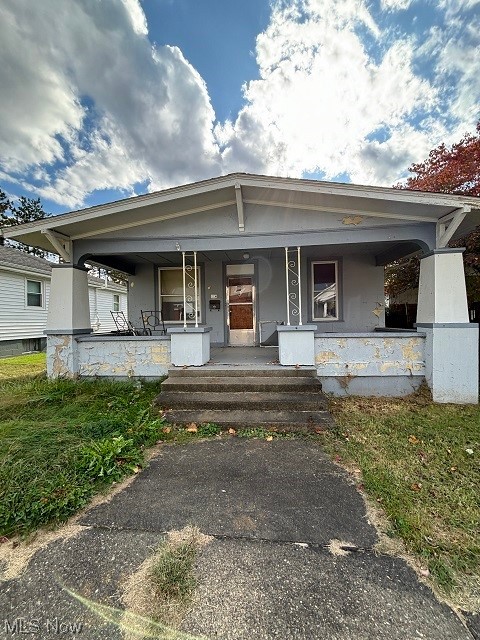 114 W 44th St is priced to sell! Come take a look at this 2-bedroom home in the heart of Shadyside. This home will make a great investment property or a project to live in! Located close to Main Street with hometown restaurant's, grocery store, and the hometown shops! just minutes away from 1-470! Make your appointment to view today, this one won't last long!