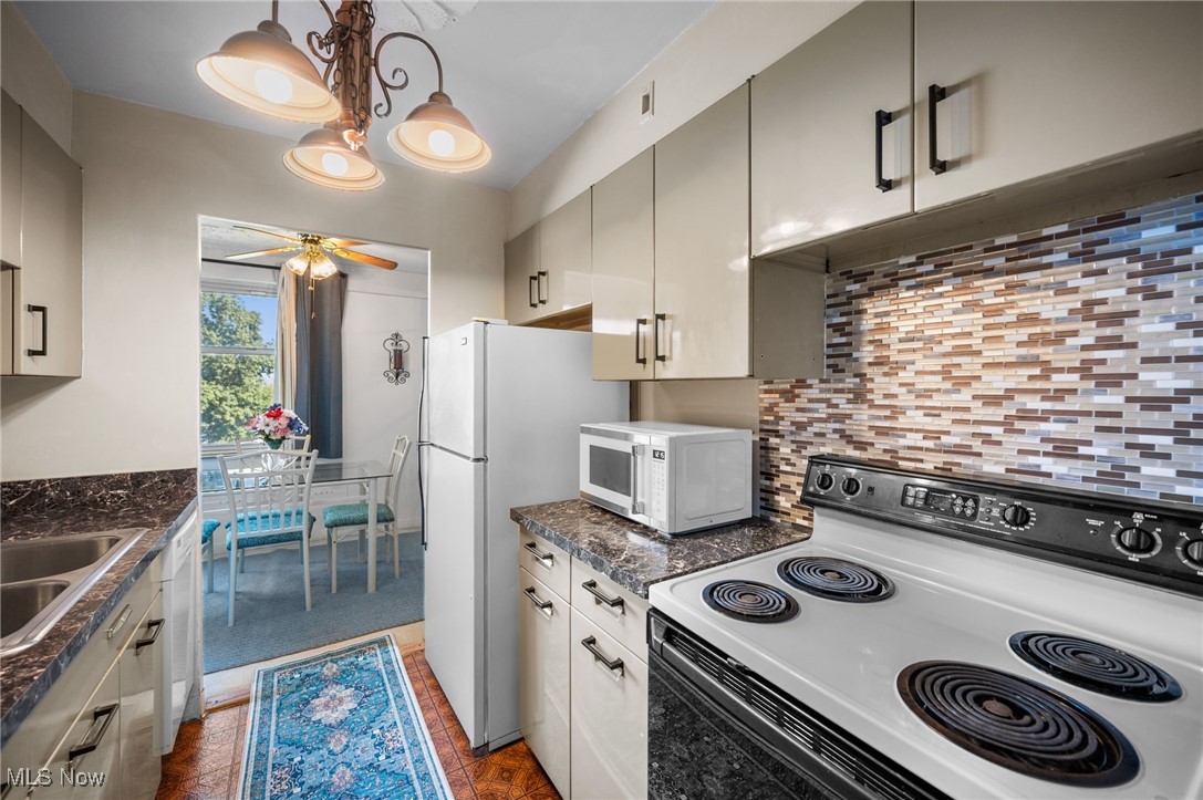 Lake House Condo - Residential