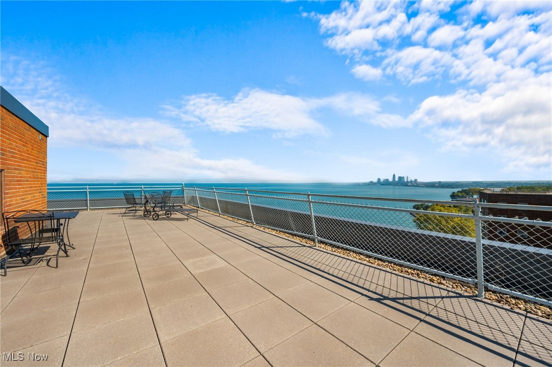 Lake House Condo - Residential