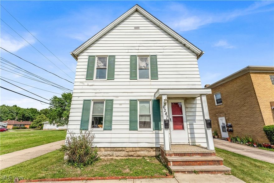 6247 State Rd UP, Parma- Spacious 2 bed 1 bath multi-family home! //

$ 975 rent / $ 975 deposit //
$49 application fee per adult //
1-2 pets OK with approved PetScreening and PetFee.(Some breed restrictions apply per HUD guidelines). //
NO SMOKING //
1 time $149 non-refundable set up fee paid at lease signing //

$30/month required resident benefit package; can include personal property/liability insurance for an additional $5/month for $35/month total. //

All applicants are required to fill out a PetScreening application, found on our website directly on the application before being processed. Even if you have NO pets - this application must be filled out. One time, non-refundable pet fee of $200-500 per animal applies to all pets & must be paid prior to or when you pay your first month rent. (No fee for qualified assistance animals). //

Our application is processed through secure site: Findigs, and they require ID and income verification. Without this, your application will not be processed. They offer 24/7 chat support on their application directly if you have any questions. //

BEDROOMS: 2 //
BATHROOMS: 1 //
APPLIANCES PROVIDED: Fridge, stove and dishwasher //
UTILITIES / RESIDENT RESPONSIBILITY: Resident pays gas and electric and is responsible for snow removal //

Serious inquiries only.