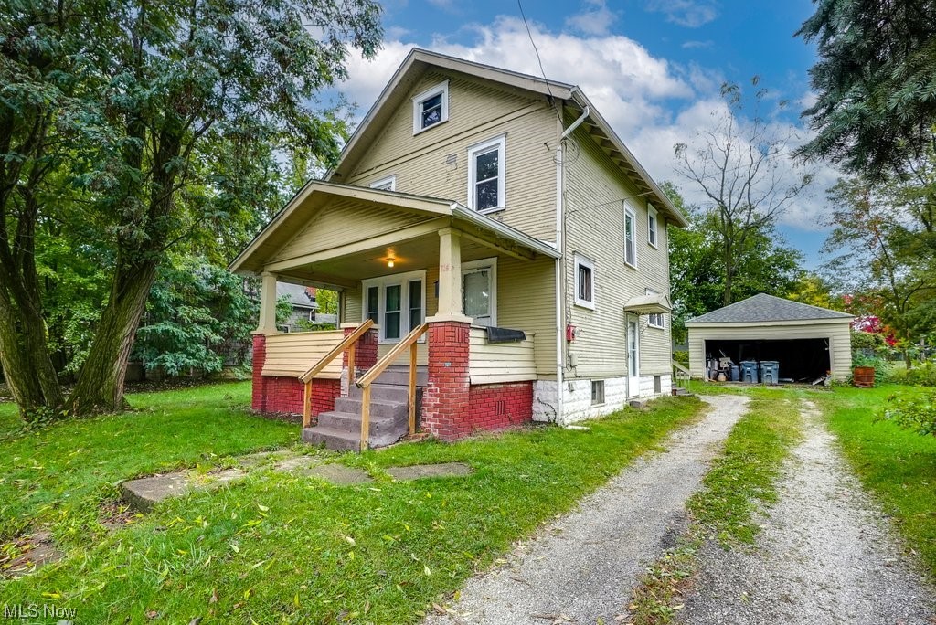 William T Sawyer & Bessi Voris - Residential