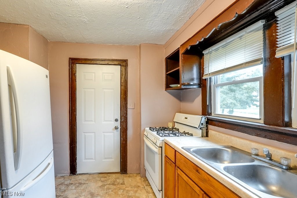 William T Sawyer & Bessi Voris - Residential