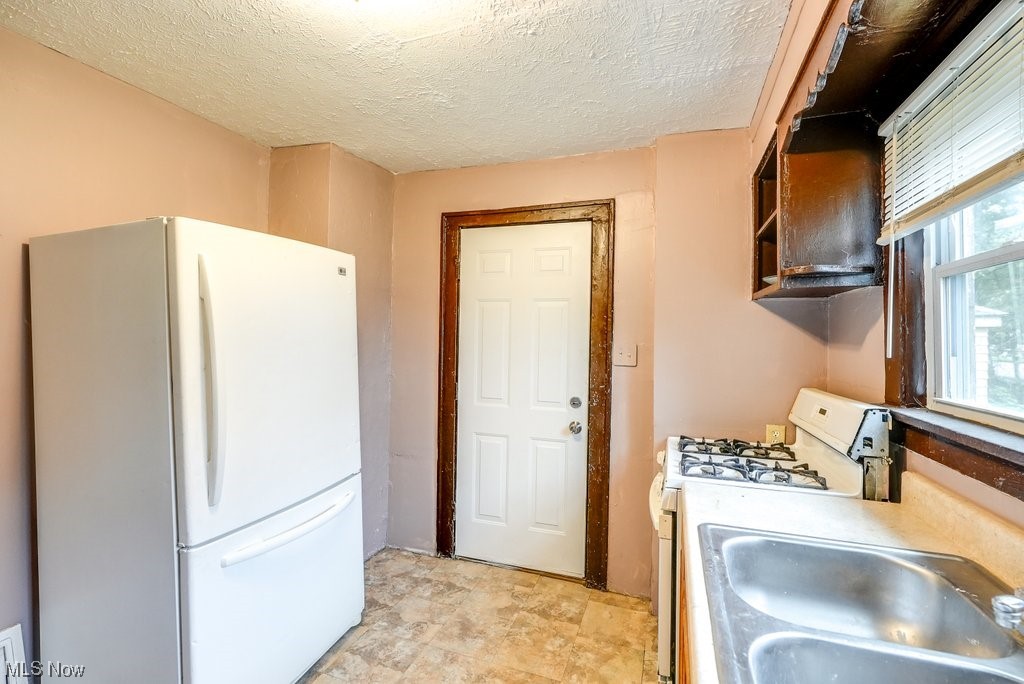 William T Sawyer & Bessi Voris - Residential