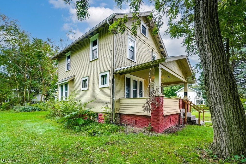 William T Sawyer & Bessi Voris - Residential